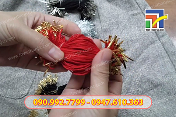 Cận cảnh chi tiết d&acirc;y treo đầu c&agrave;i kim băng